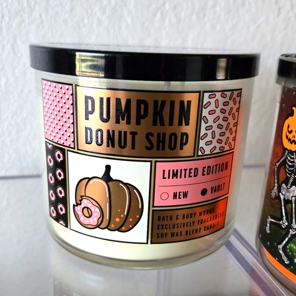 Pumpkin Donut 🍩 shop + Pumpkin 🎃 Carving Bath and Body Works ~ 2 Candles - Picture 4 of 11